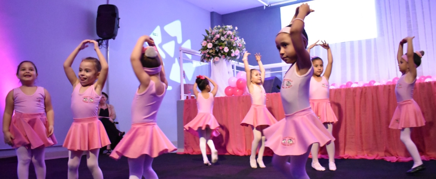 Ceeva promove espetáculo de Ballet e Jazz com alunas da Educação Infantil e Ensino Fundamental I